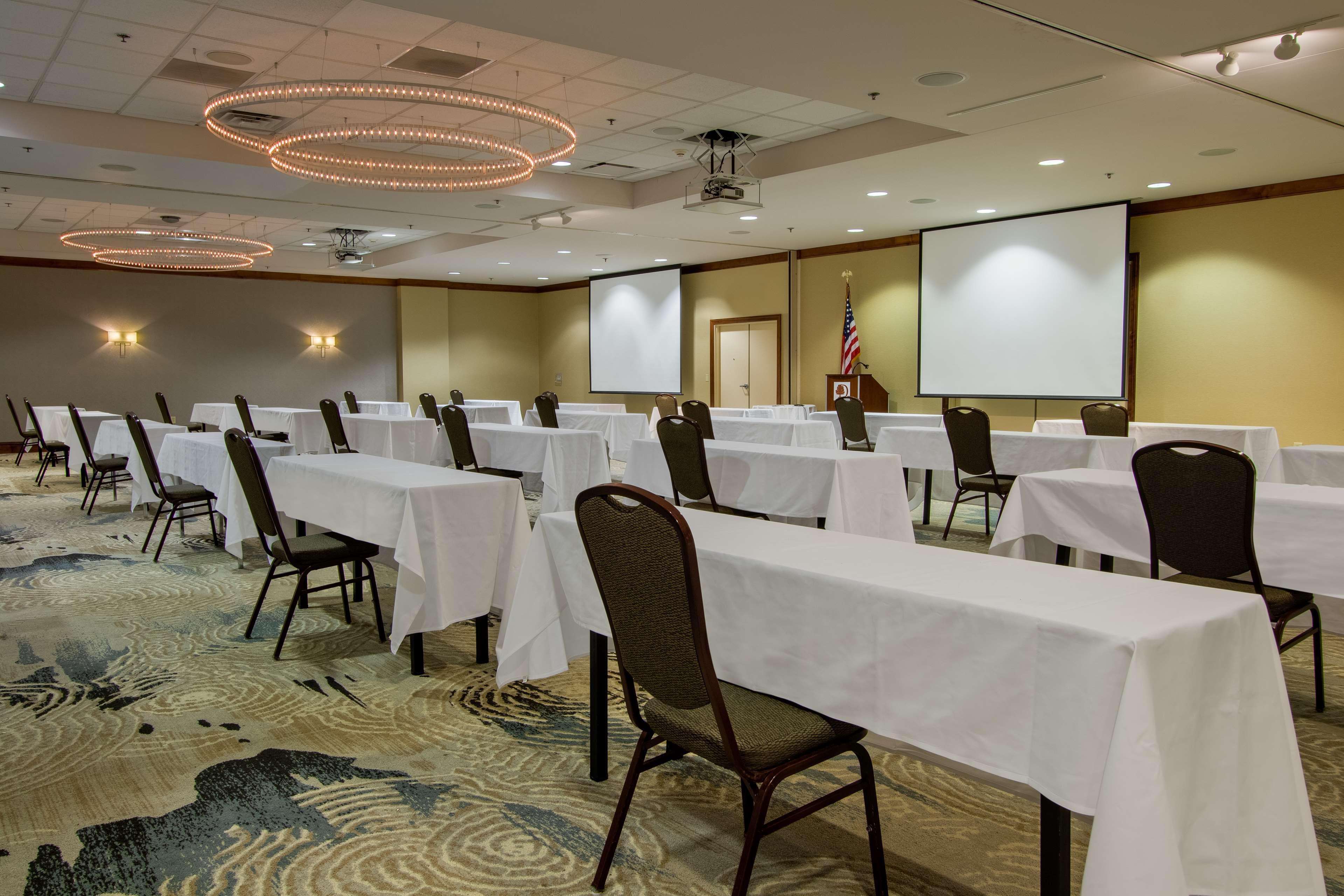 Doubletree By Hilton Newark